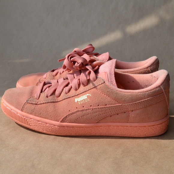 PUMA Suede Classic in Desert Flower - Picture 1 of 7